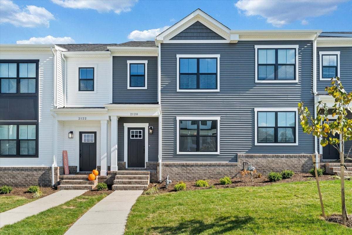 2120 McCarters Way (Highland with 2-Car Garage) Image