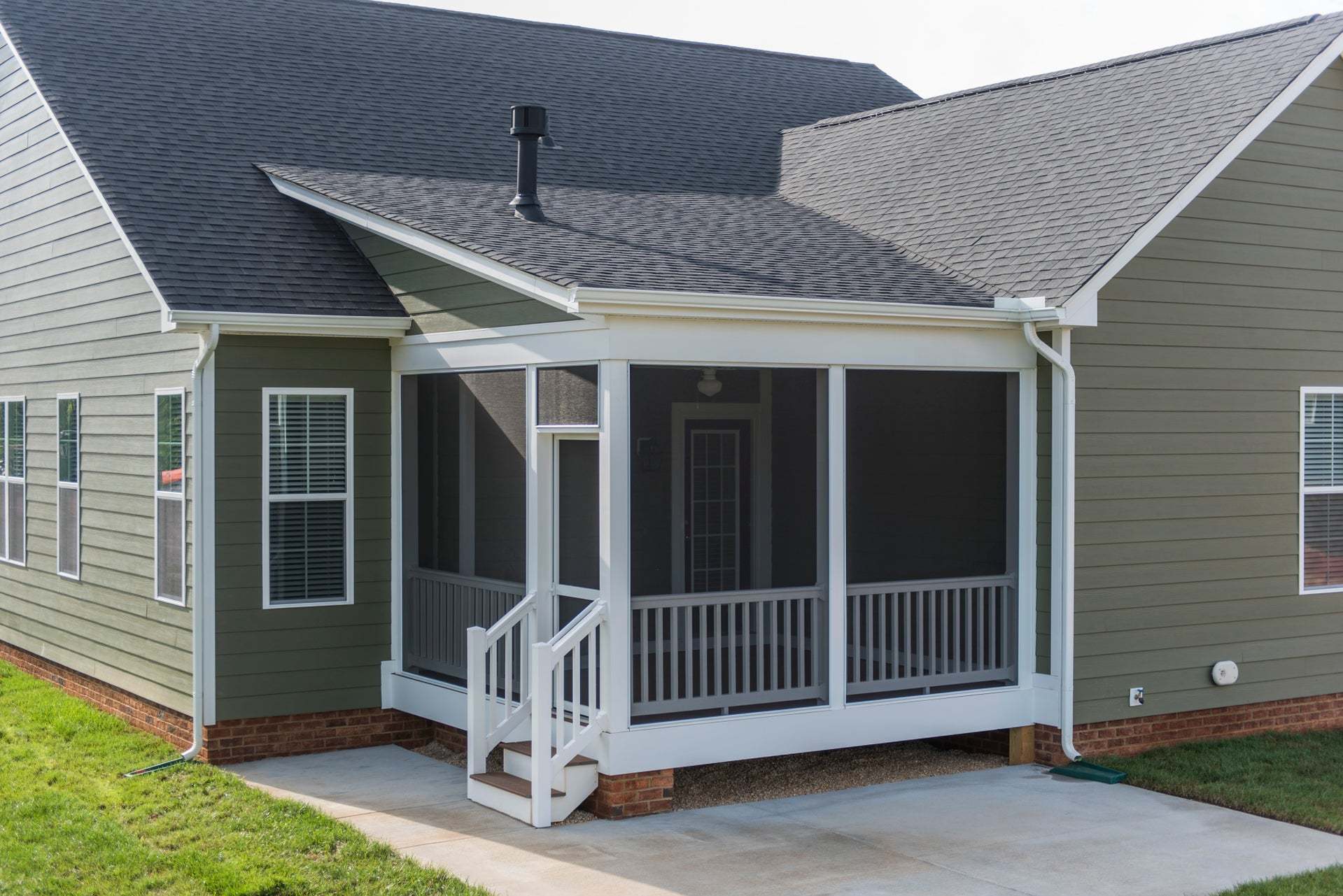 Belmont Screened Porch