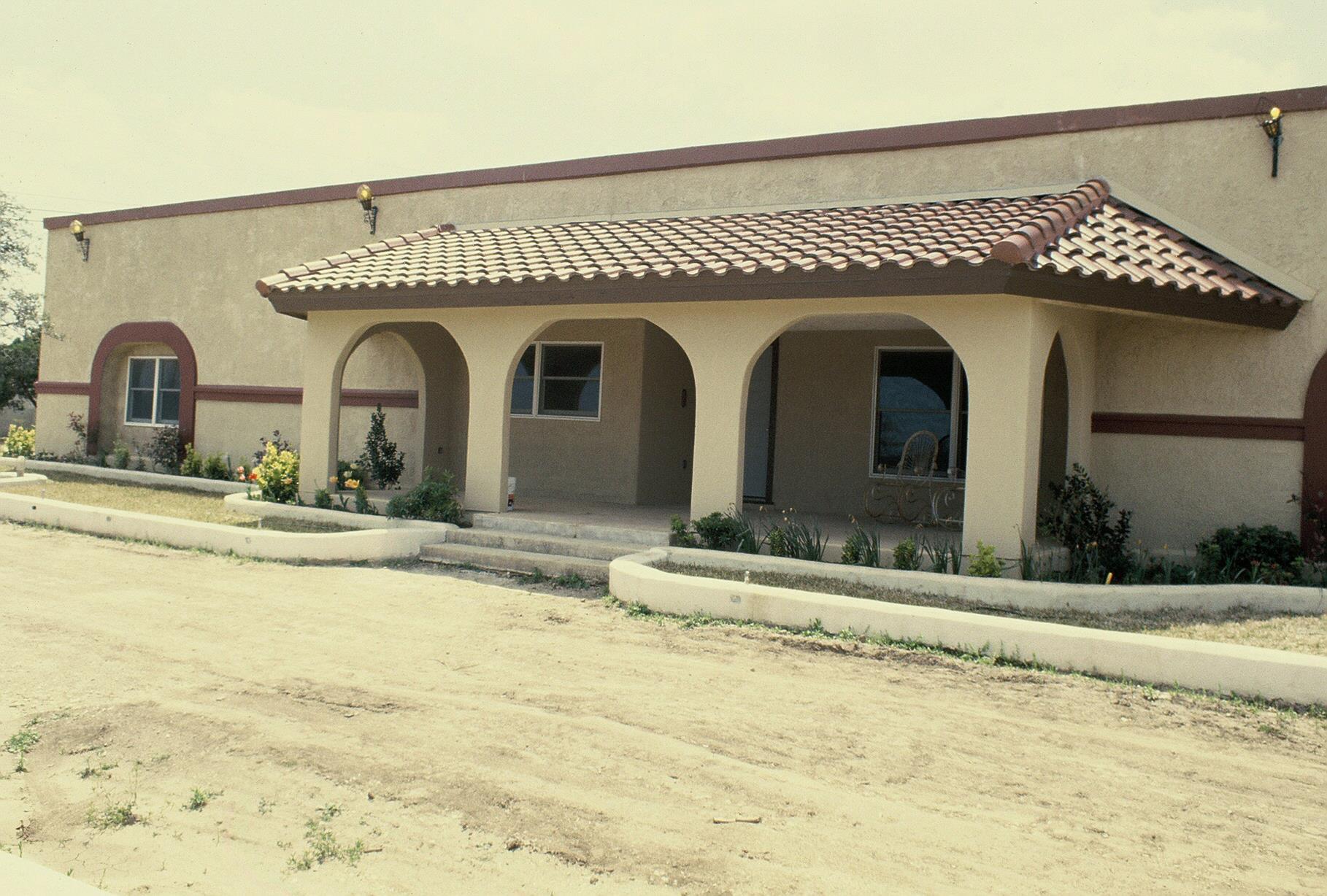 casa en Earth Sheltered Homes por Earth Sheltered Homes