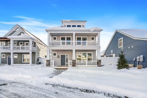 1020 South Cove Circle (The Bay Harbor II)