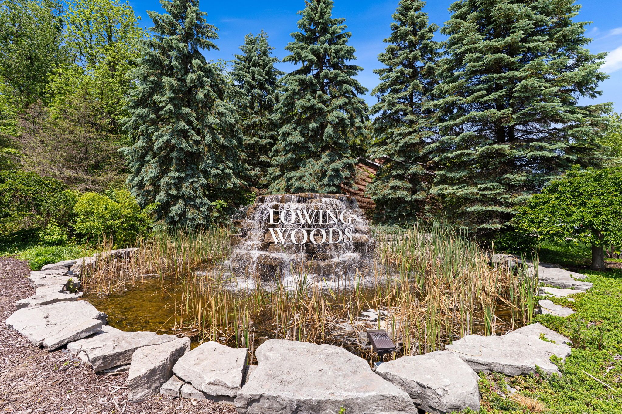 casa en Lowing Woods por Eastbrook Homes Inc.
