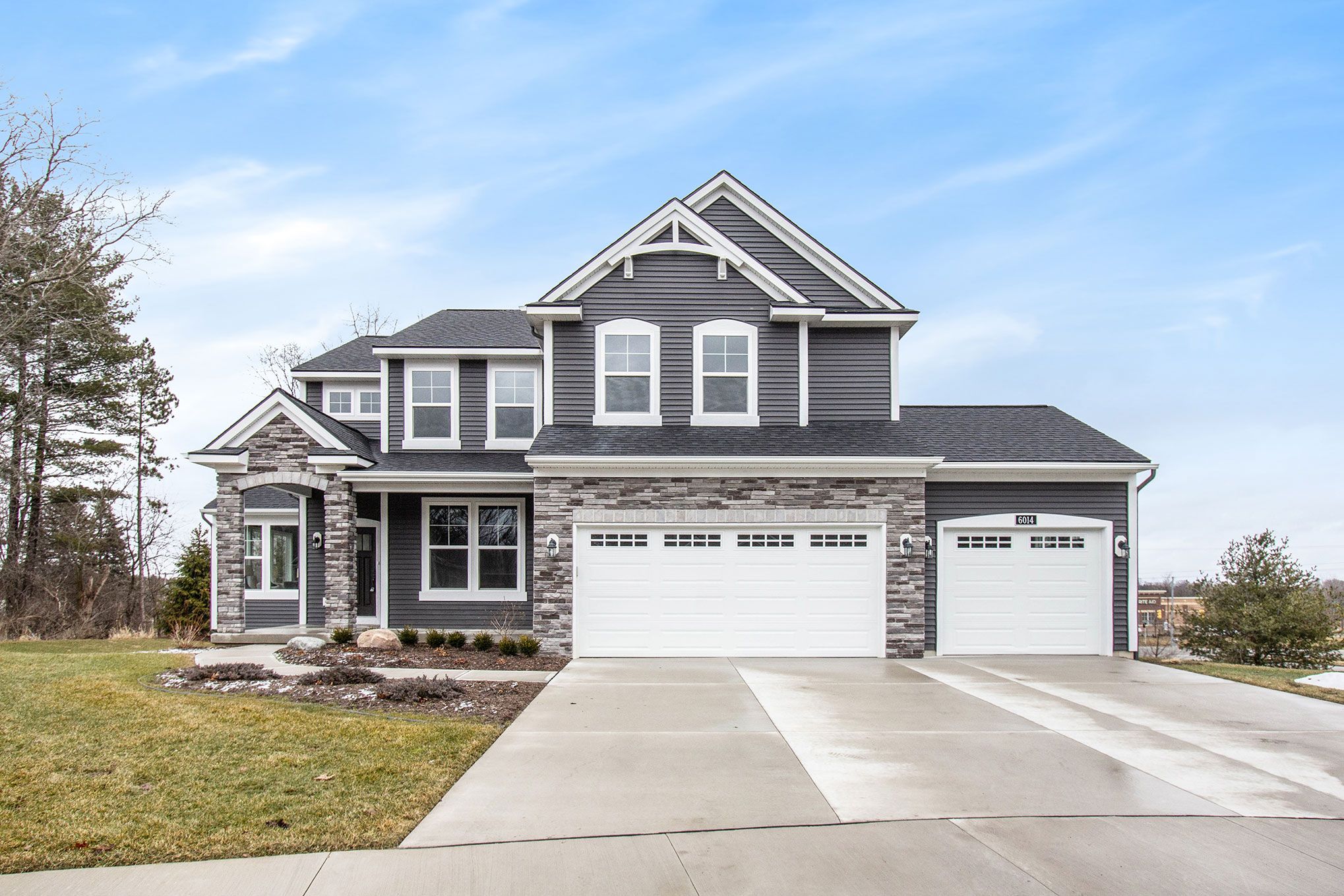 Hickory Drive. Grand Ledge, MI 48837