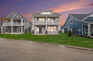 1020 South Cove Circle (The Bay Harbor II)