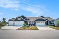 Trillium Ridge por Eastbrook Homes Inc. en Grand Rapids Michigan