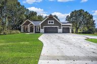 Kingfisher Estates por Eastbrook Homes Inc. en Grand Rapids Michigan