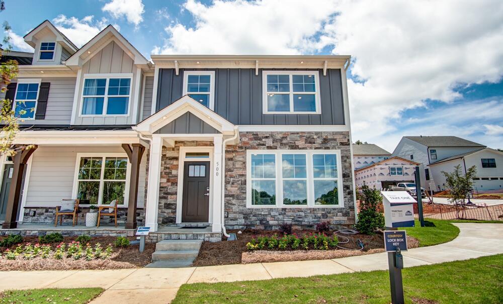 casa en Bryton Crossing Townhomes por Eastwood Homes