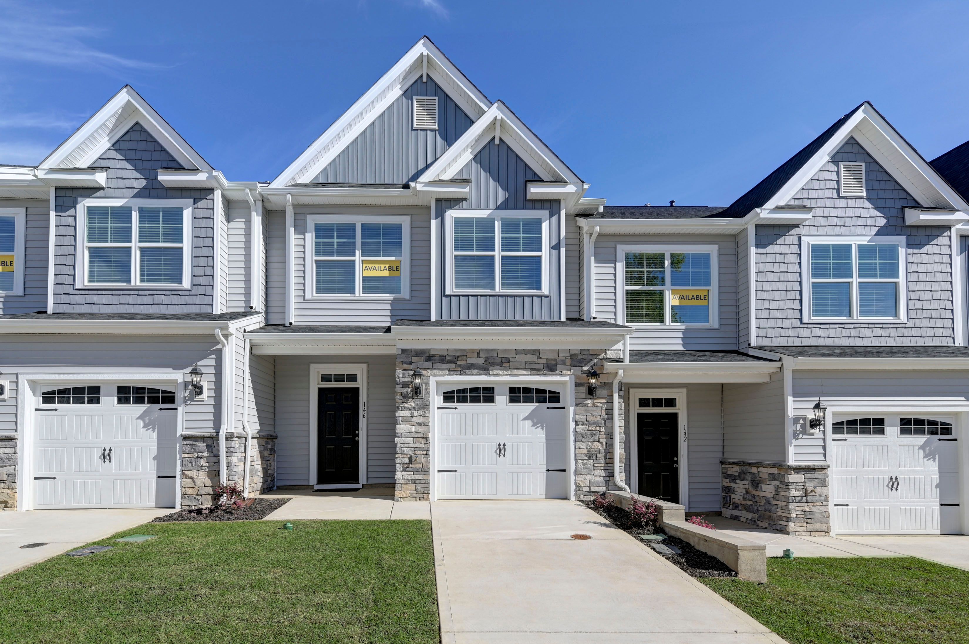 casa en Kensington Place Townhomes por Eastwood Homes