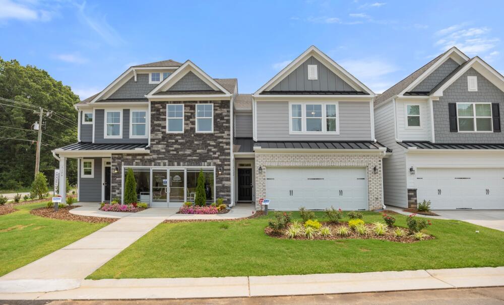 casa en Villas at Dawsonville Townhomes por Eastwood Homes