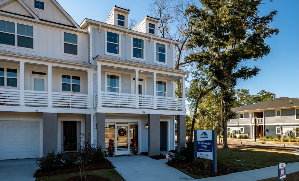 casa en New Riverside Village por Eastwood Homes