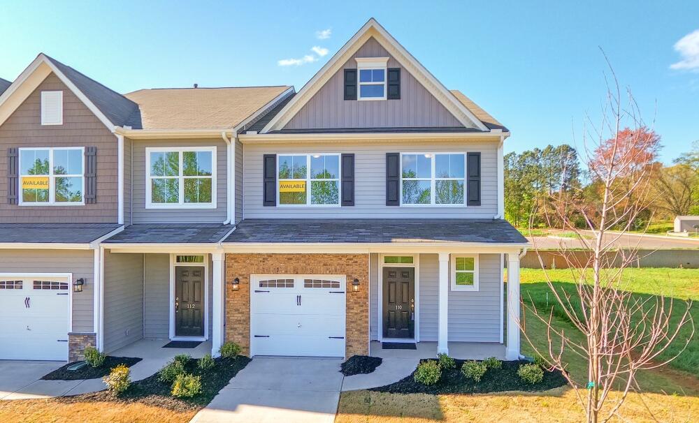 casa en Pineview Glen Townhomes por Eastwood Homes