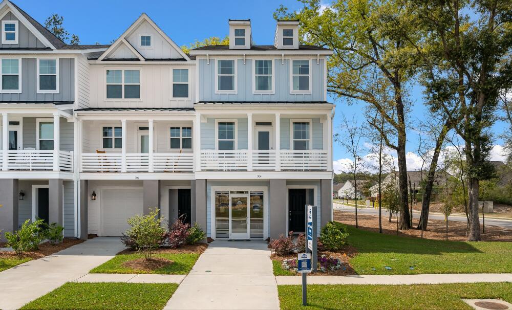 casa en New Riverside Village por Eastwood Homes