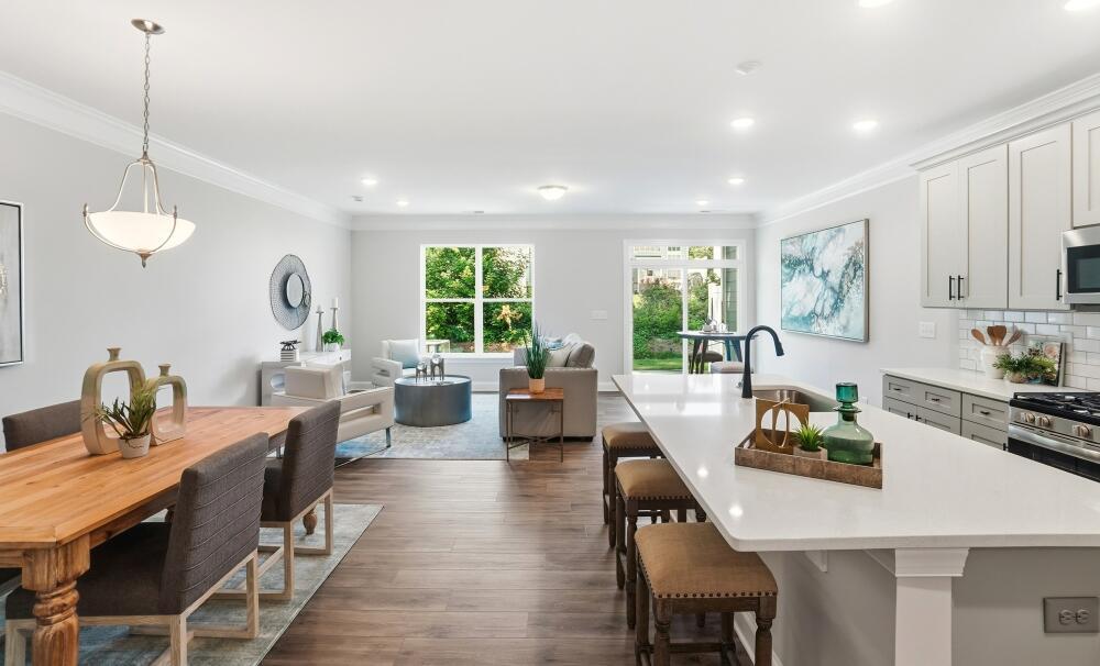 casa en Harrisburg Village Townhomes por Eastwood Homes