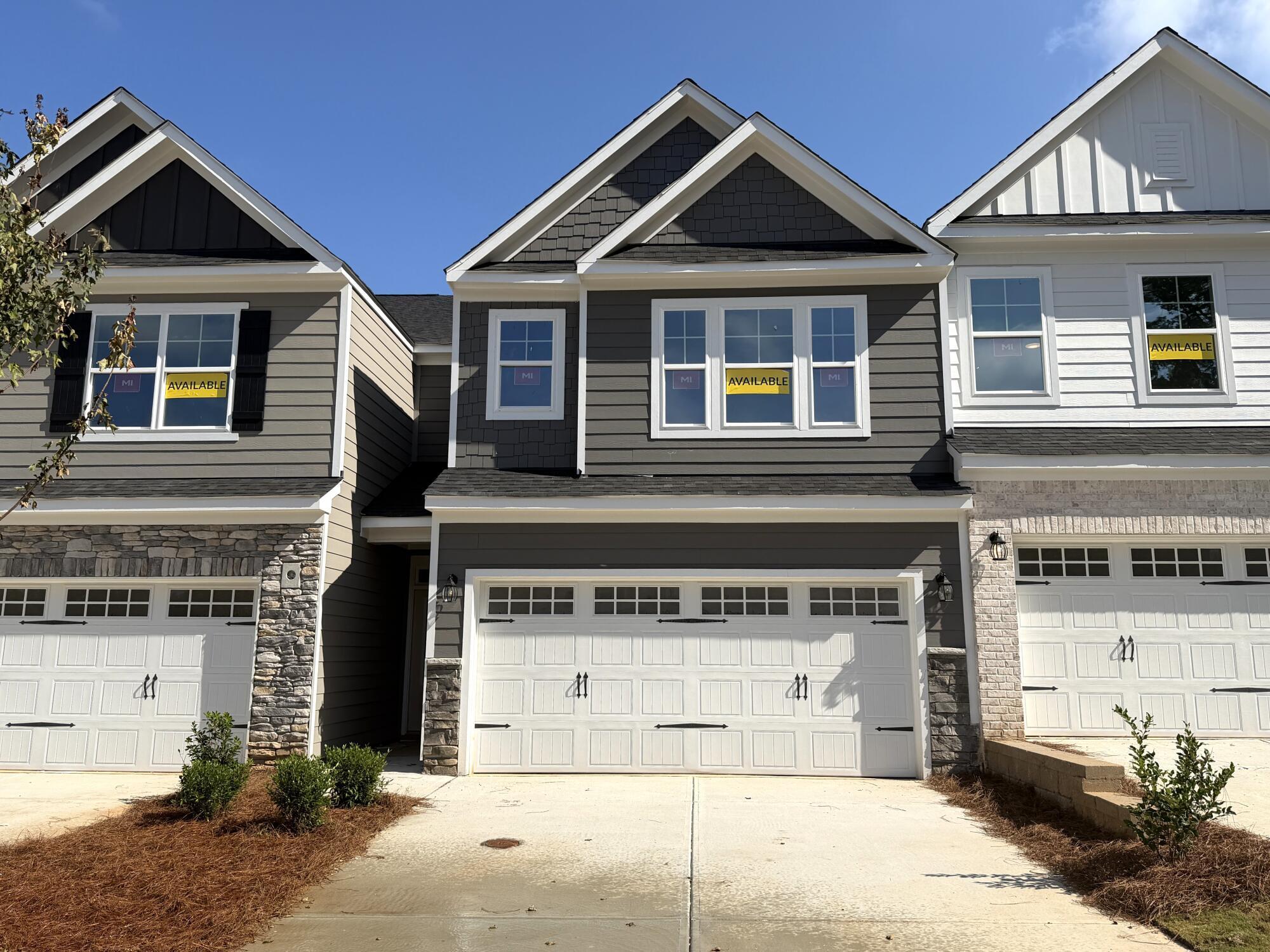 8 Trace Bluff
