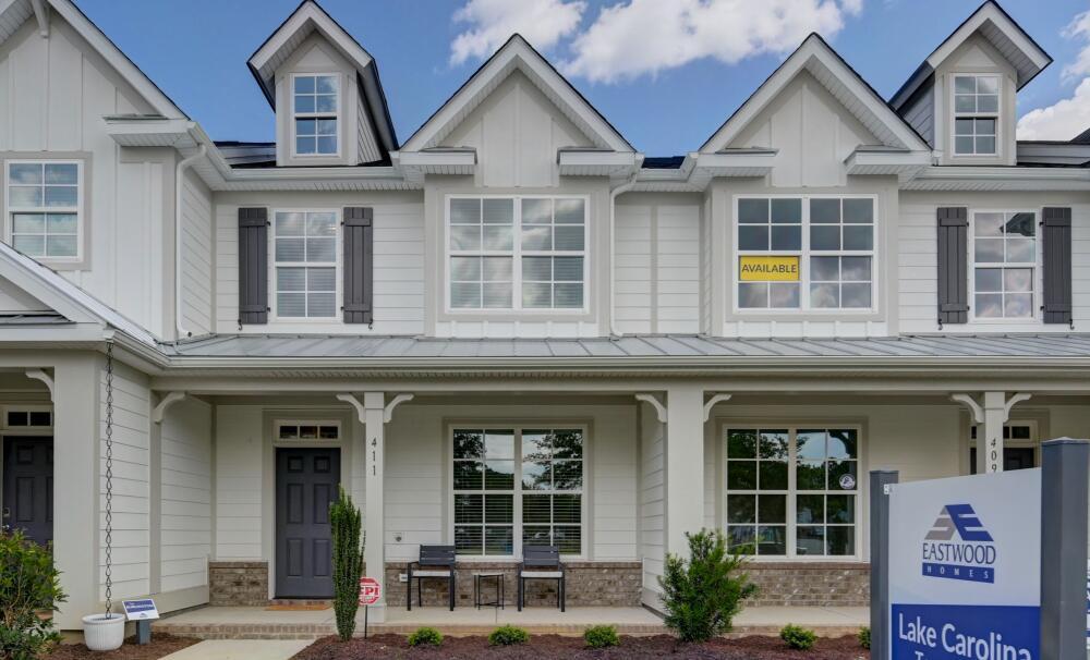 casa en Lake Carolina Townhomes por Eastwood Homes