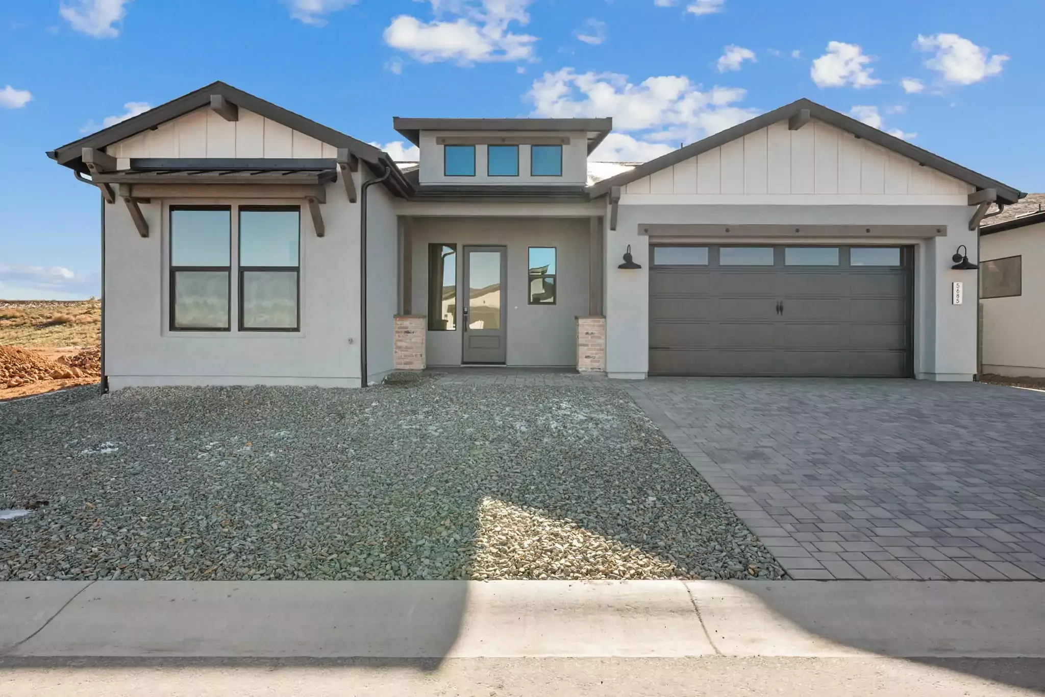 5860 E Davidson Court. Prescott Valley, AZ 86314