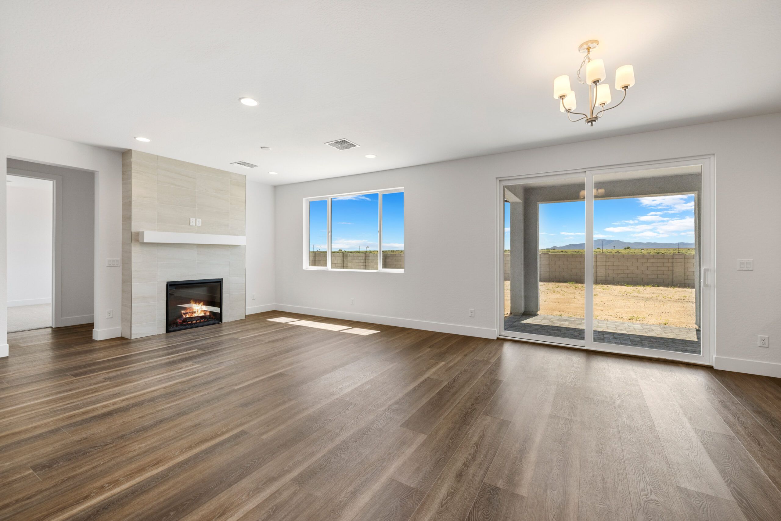 7555 E Louie Lane (Plan 1653)