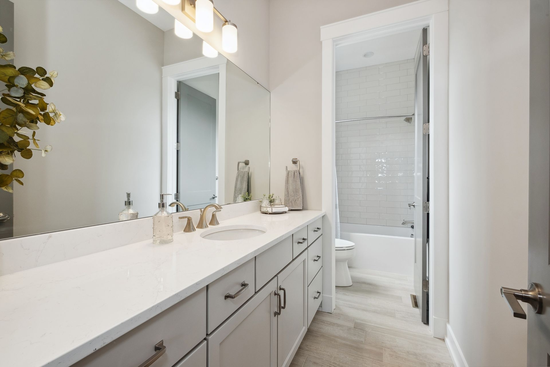 Main-Level Guest  SuiteBathroom