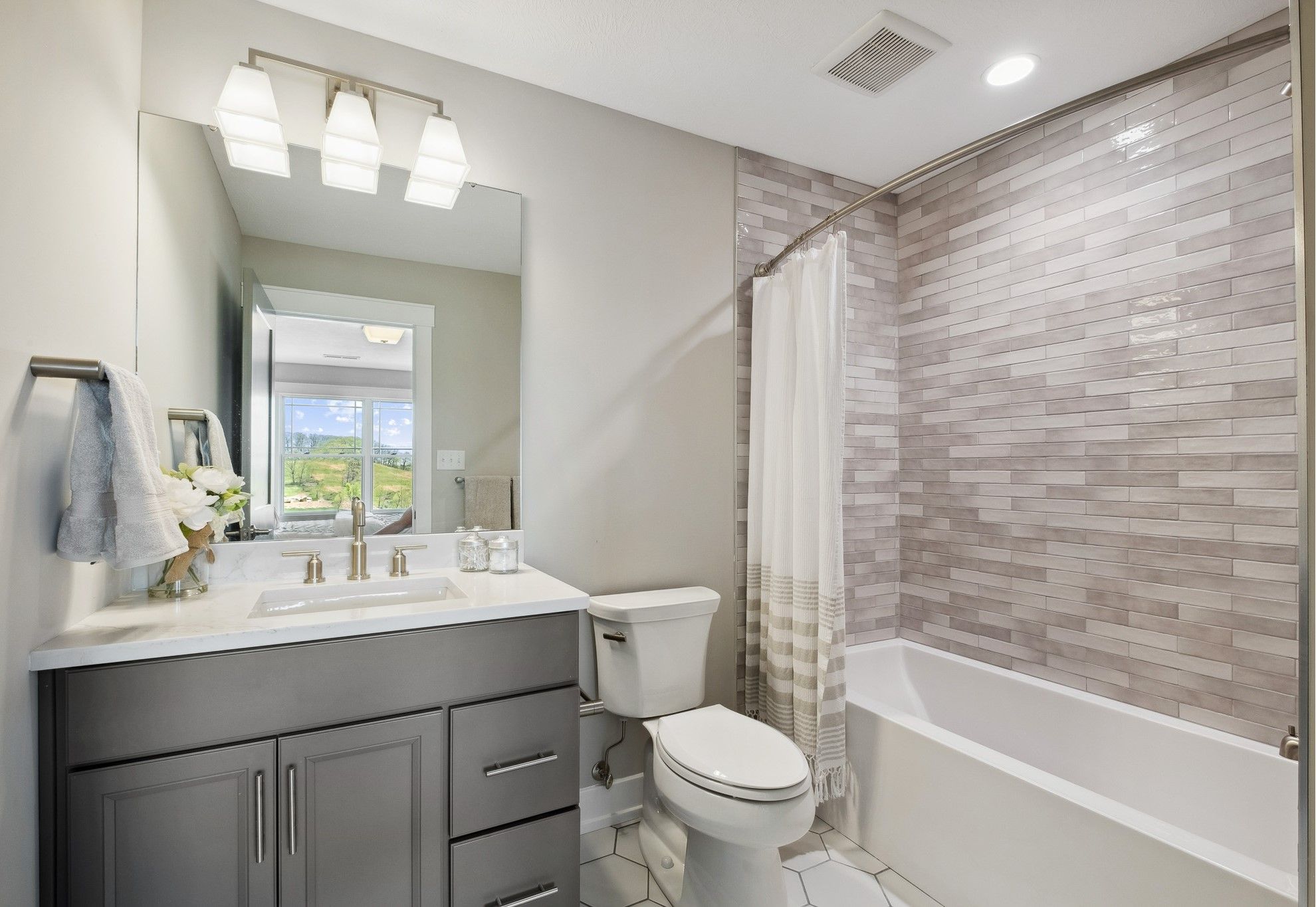 Guest En Suite Bathroom