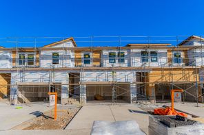 4719 S Olive Ave (Type B Inner Townhome)