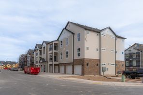 Lot l204 842 N Coulsen Dr L204 (Condo A Second Level)