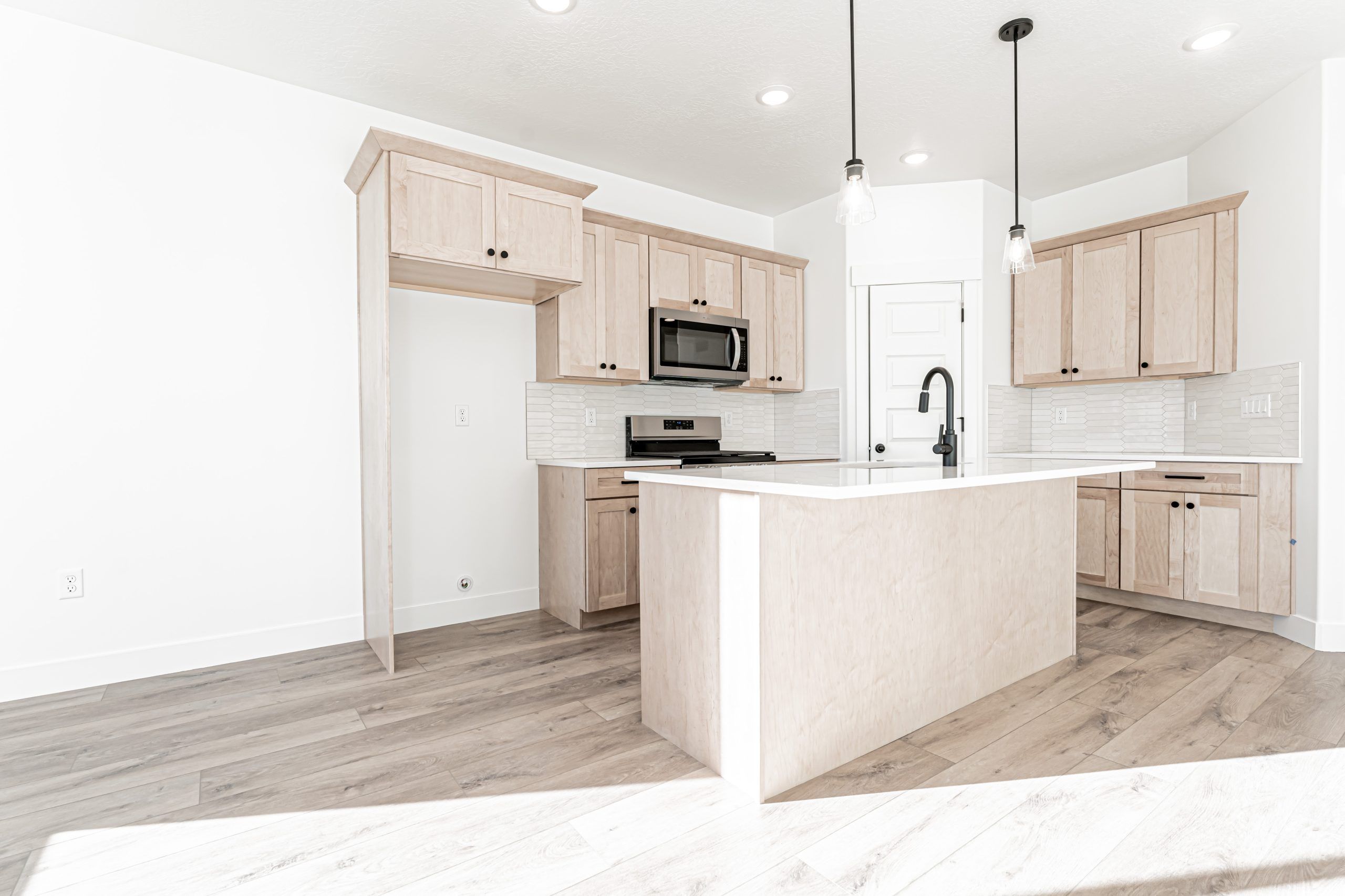 Type B Inner Townhome - Wildflower 2.0: Saratoga Springs, Utah - EDGEhomes