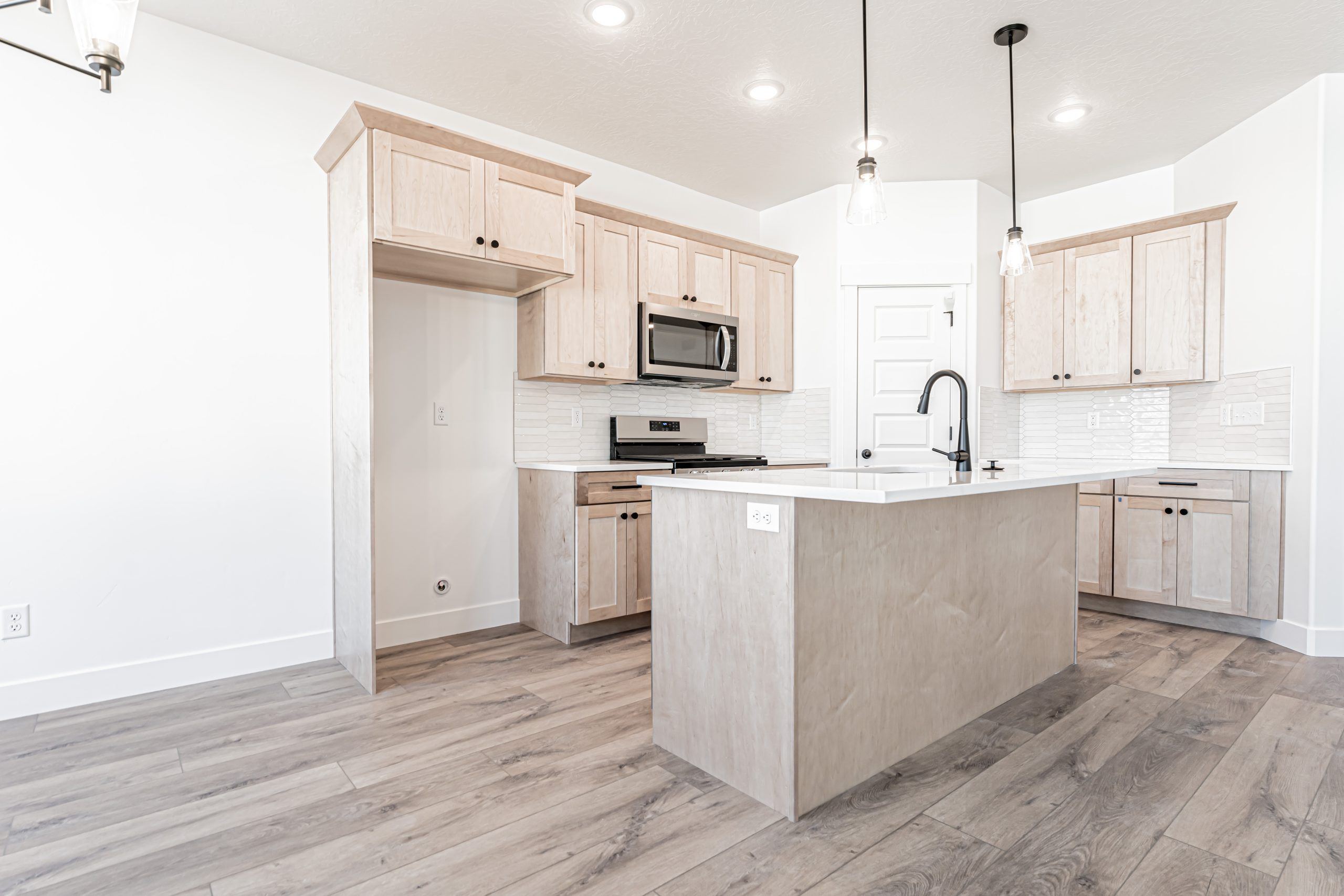 Type B Inner Townhome - Wildflower 2.0: Saratoga Springs, Utah - EDGEhomes