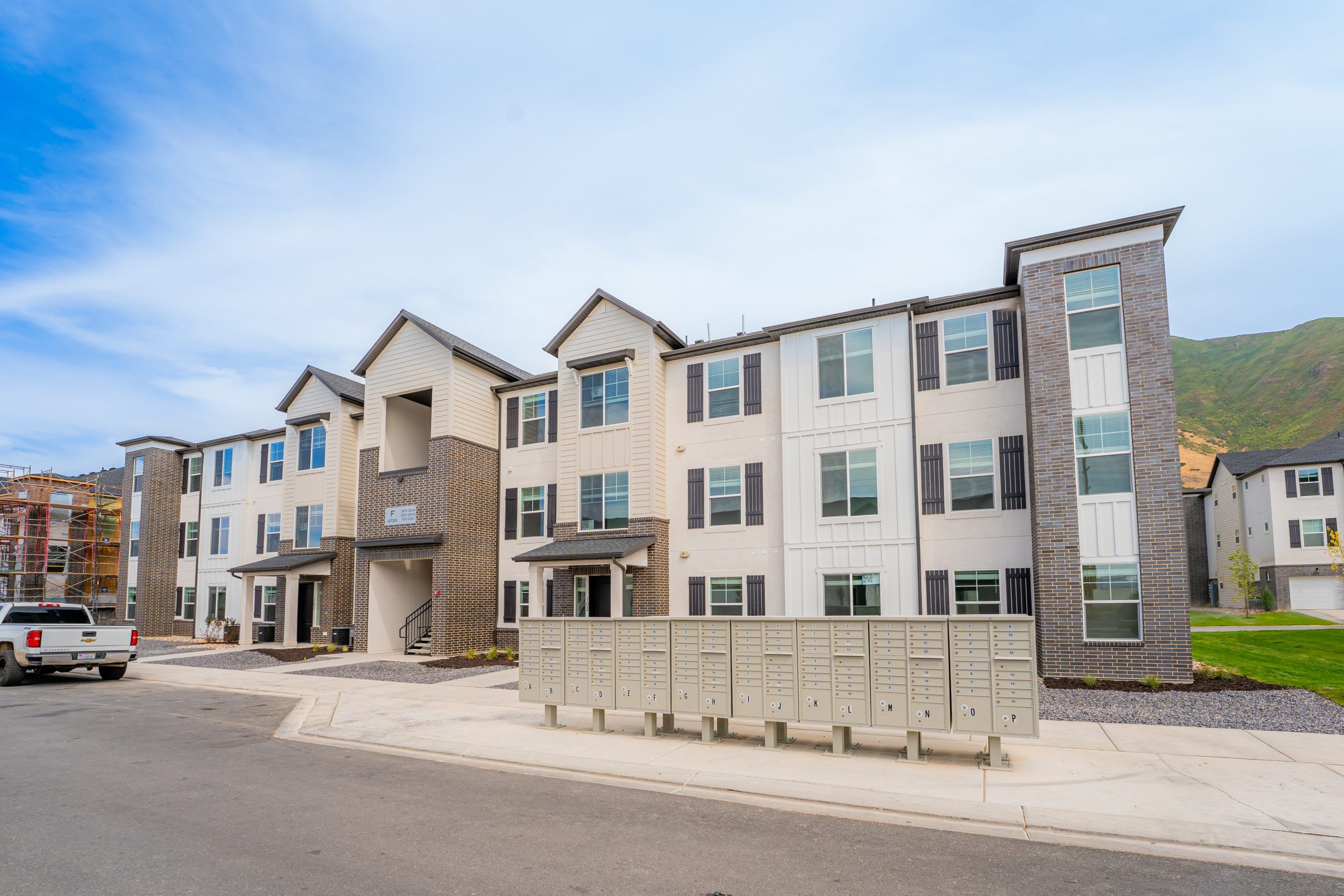 Lot# f304, 4735 S Alder Dr F304 (Condo B Rear Second & Third Level)