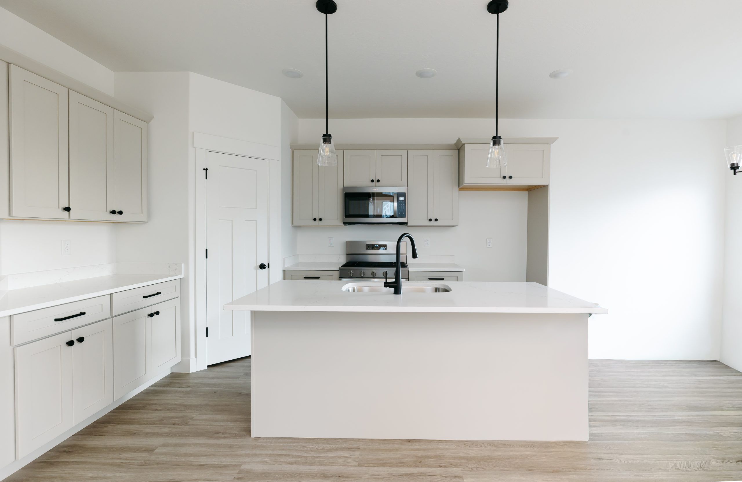 Lot# 2390, 599 W Sungleam Ln (Type B Outer Townhome)