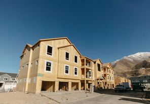 Lot o101 693 W 4500 South O101 (Condo A First Level)