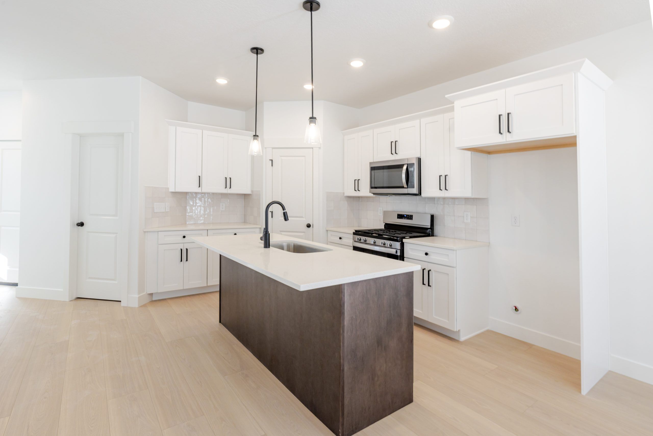 Type B Outer Townhome - Harmony Ridge: Mapleton, Utah - EDGEhomes