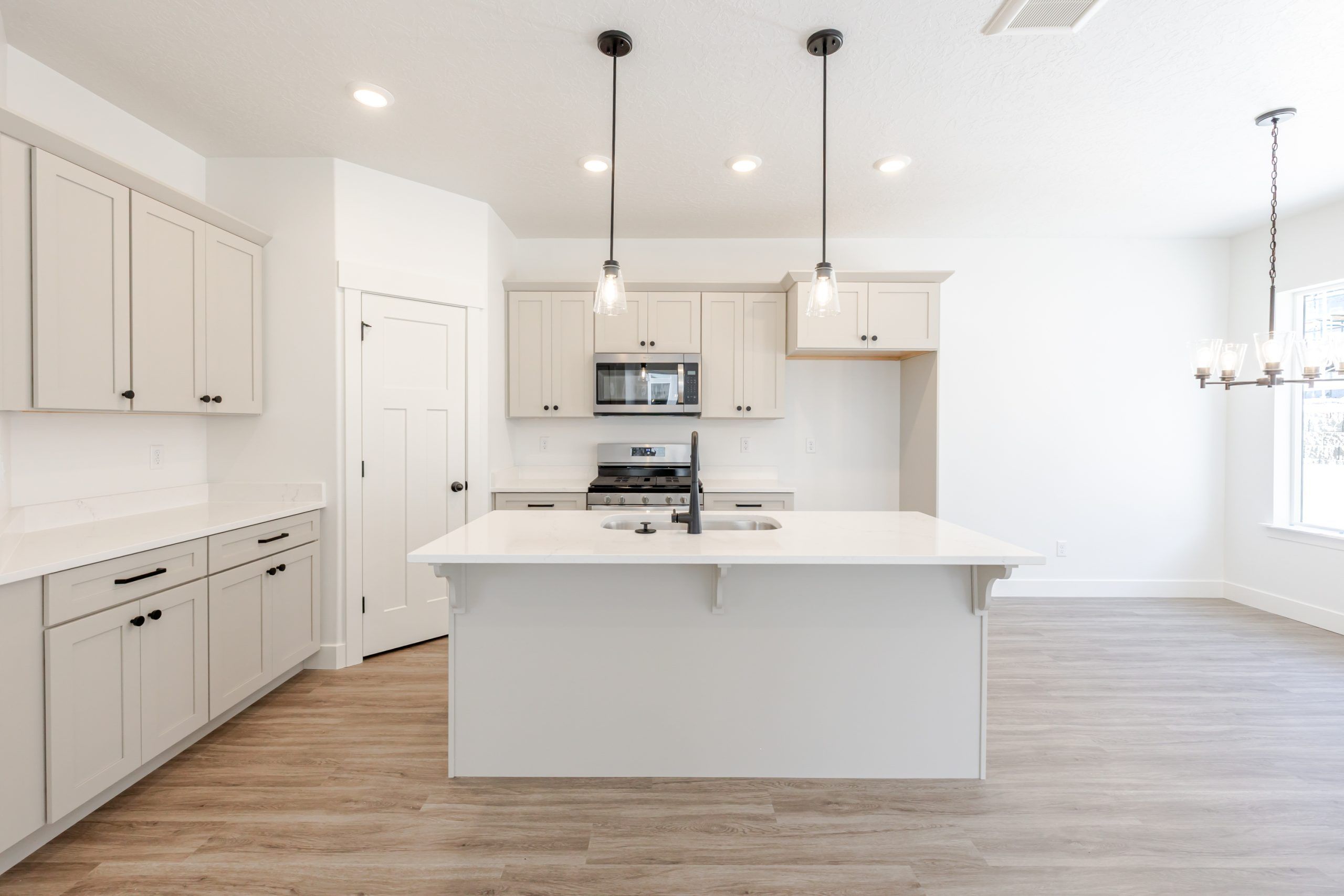 Type B Outer Townhome - Harmony Ridge: Lehi, Utah - EDGEhomes