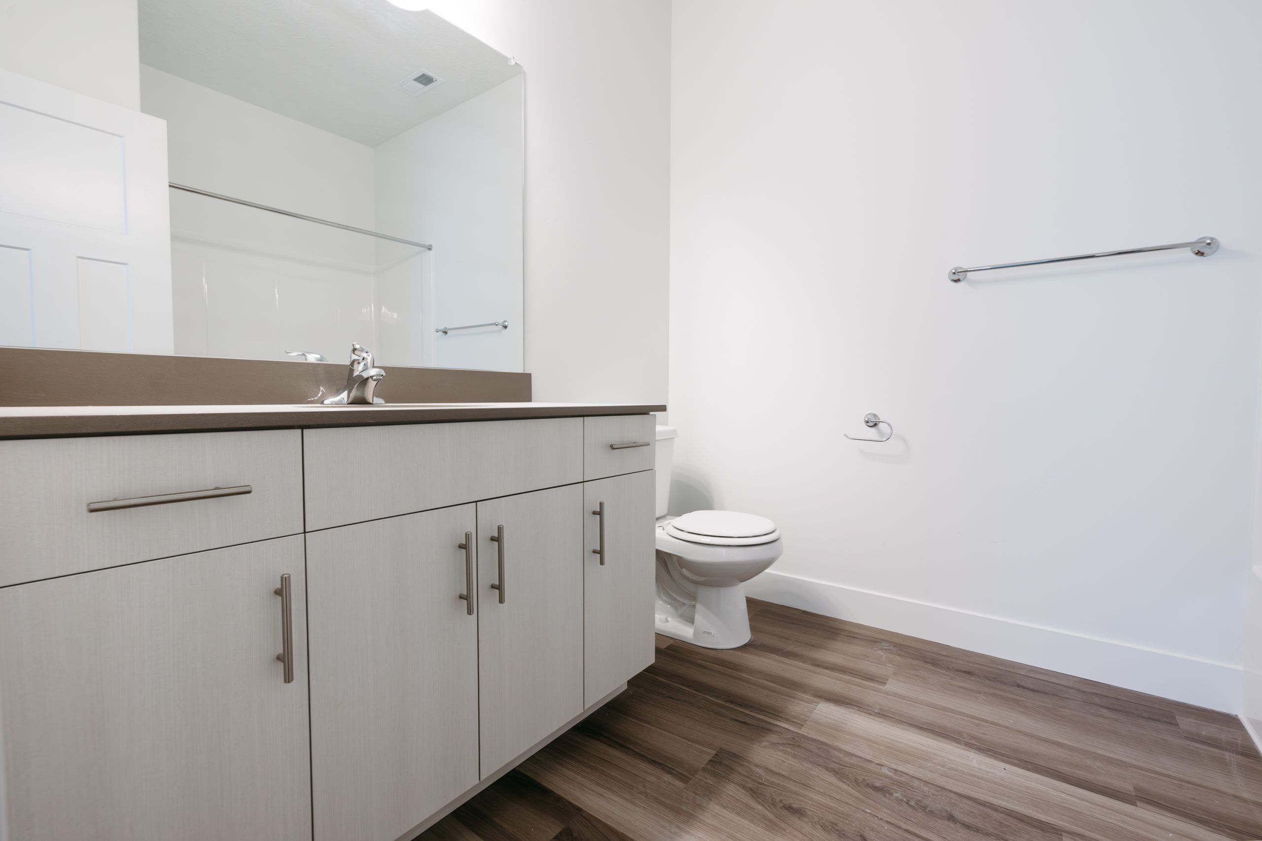 Lot# h304, 4655 S Alder Dr H304 (Condo B Rear Second & Third Level)