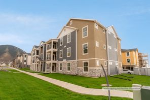 Lot i101 715 W 4600 South I101 (Condo A First Level)