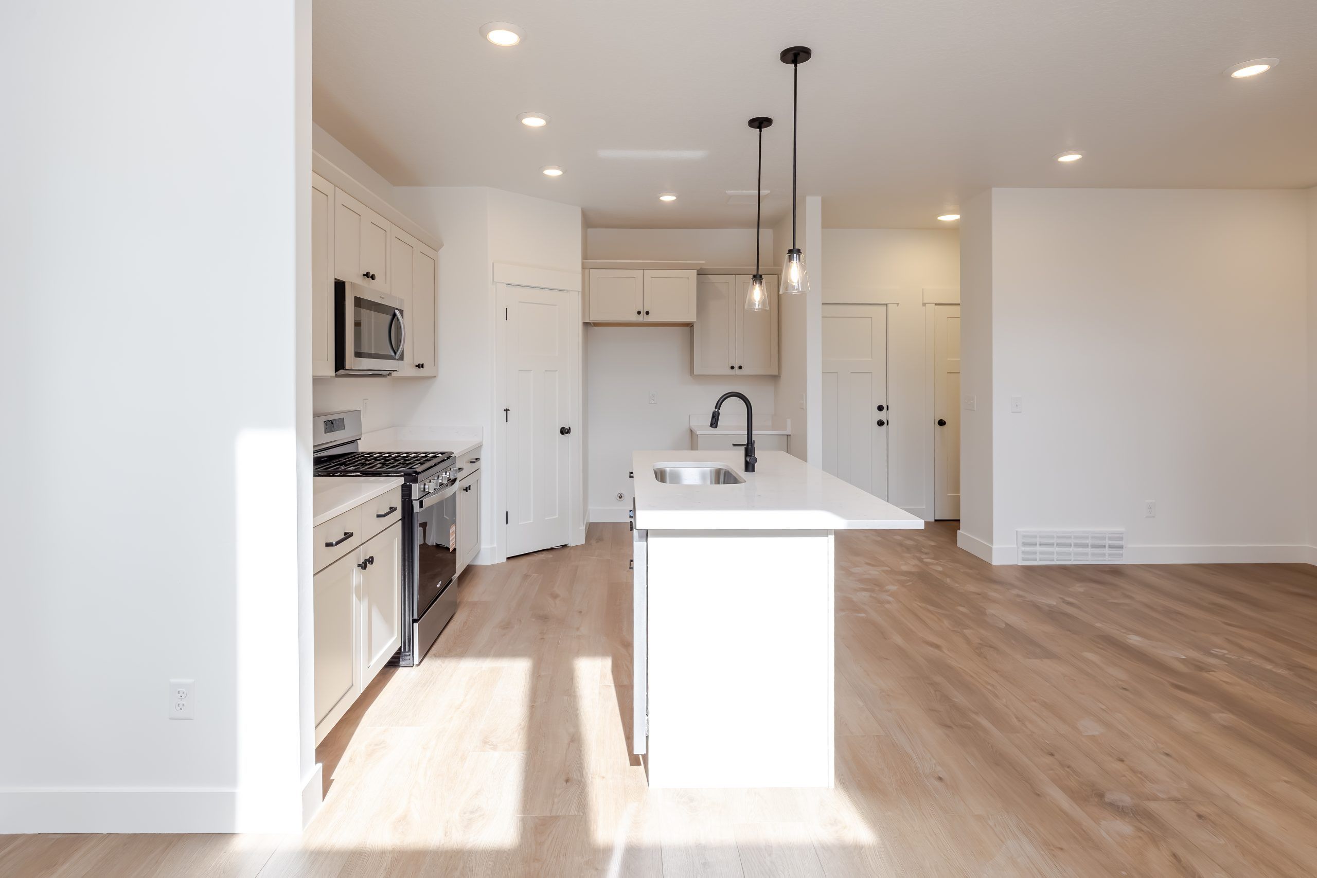 Type C Outer Townhome - Highridge: Saratoga Springs, Utah - EDGEhomes