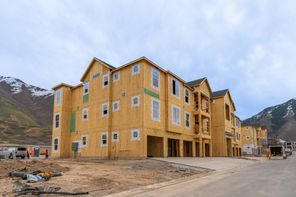 4738 S 710 West K303 (Condo B Rear Second & Third Level)
