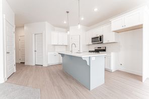 1572 W Skyline Dr (Type B Inner Townhome)