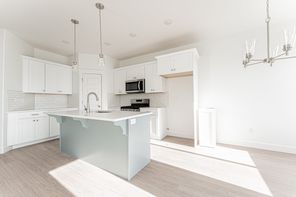 4696 S Alder Dr (Type B Inner Townhome)