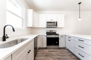 1541 W Skyline Dr (Type C Inner Townhome)