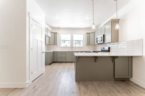 1521 W Skyline Dr (Type C Inner Townhome)