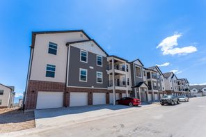 912 N Hemsworth Way P202 (Condo A Second Level)