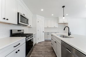 1052 N Devers Dr (Nora)