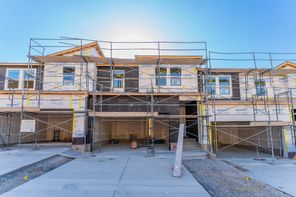 4612 S Heartwood Rd (Type B Inner Townhome)