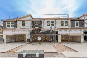 4672 S Heartwood Rd (Type B Inner Townhome)