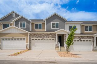 Type B Inner Townhome - Wildflower 2.0: Saratoga Springs, Utah - EDGEhomes