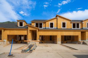 4823 S Heartwood Rd (Type B Inner Townhome)
