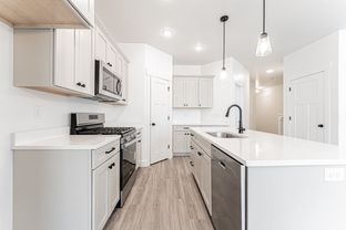 Type B Inner Townhome - Harmony Ridge: Lehi, Utah - EDGEhomes