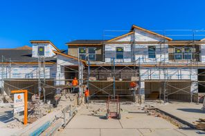 4823 S Heartwood Rd (Type B Inner Townhome)