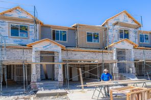 2947 N Red Velvet Ln (Type B Inner Townhome)