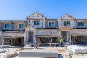2949 N Red Velvet Ln (Type B Inner Townhome)