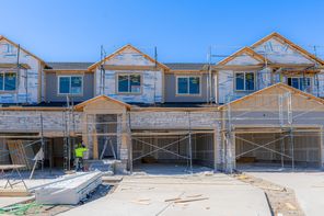 2951 N Red Velvet Ln (Type B Inner Townhome)